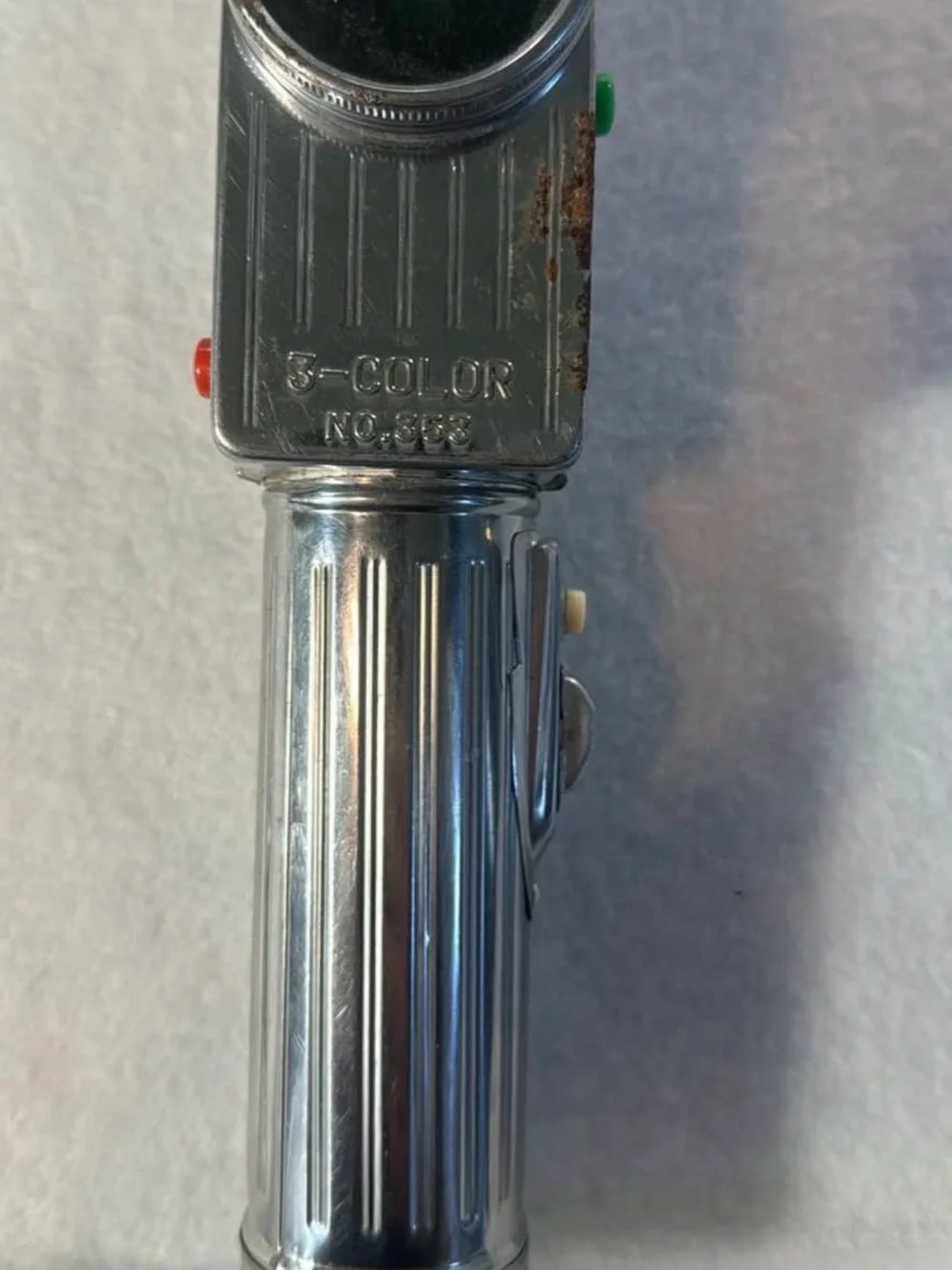 Vintage Parrot No. 353 Three-Color Flashlight – British Hong Kong Made